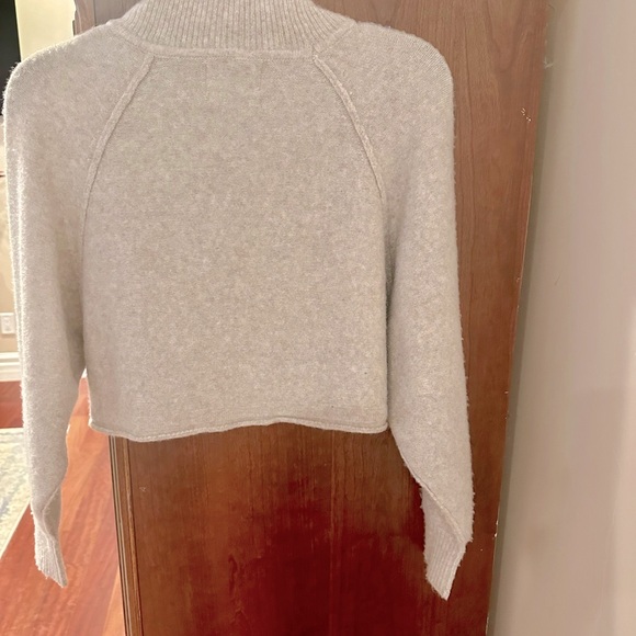 Urban Outfitters super soft crop sweater small - Picture 4 of 6
